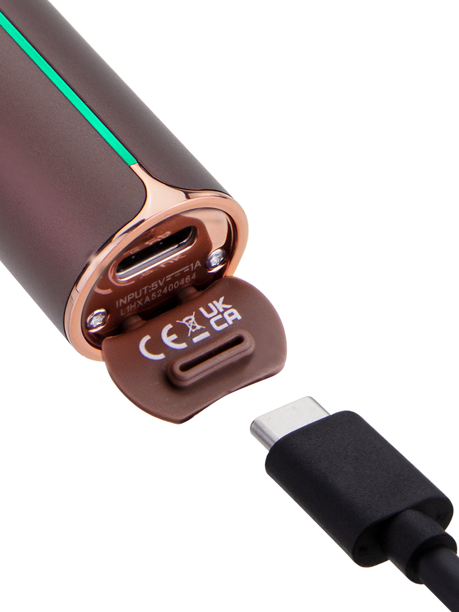 person charging the best dab pen
